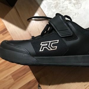 Ride Concepts Women's Traverse bike Shoe new in the box.